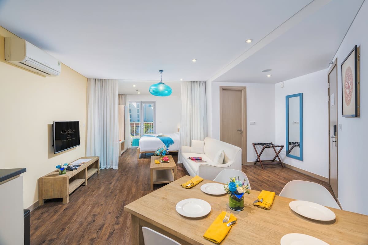 1 bedroom, in-room safe, desk, laptop workspace