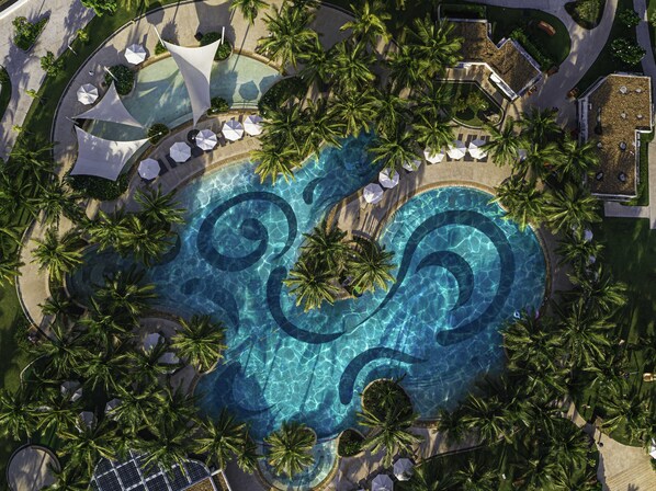 Superior King Garden View | In-room safe, desk, laptop workspace, soundproofing - The Pearl Hội An (Da Nang)