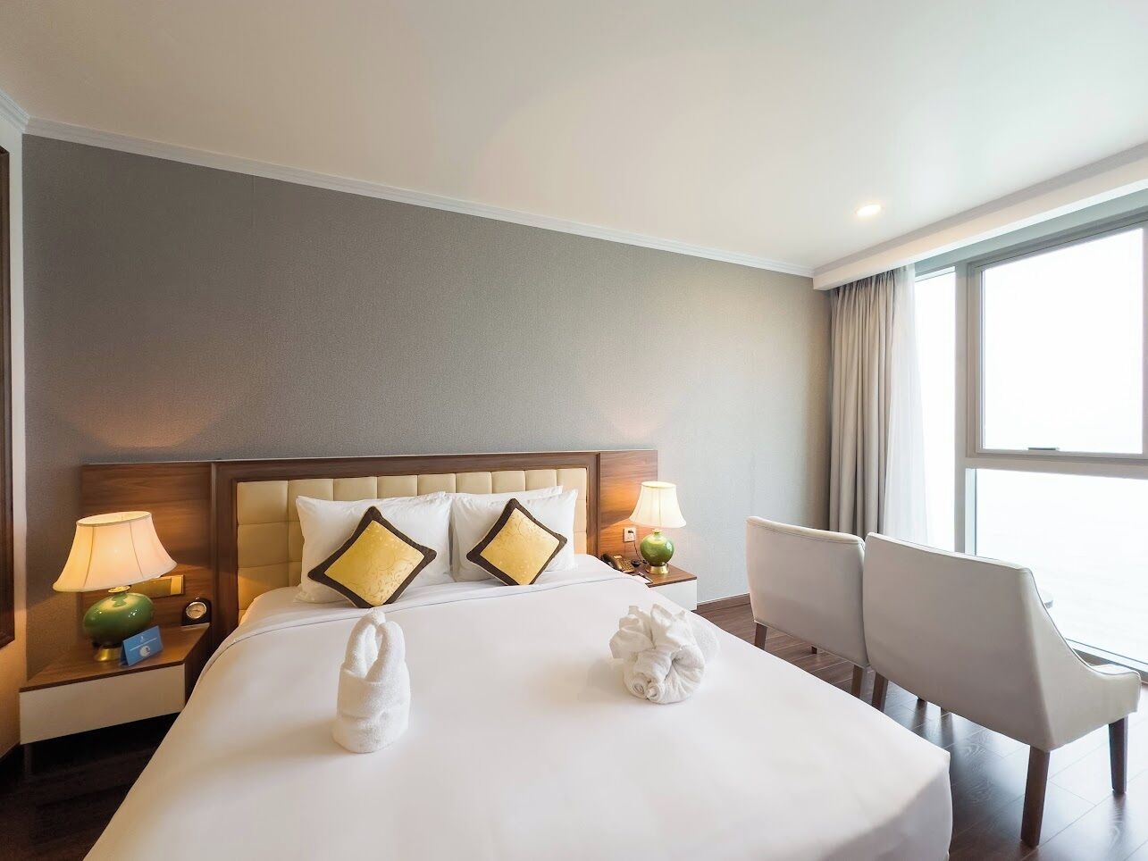 Superior Ocean | Minibar, in-room safe, soundproofing, iron/ironing board