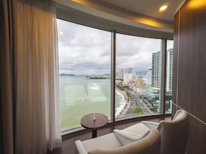 Junior Suite | Minibar, in-room safe, soundproofing, iron/ironing board - Nha Trang Horizon Hotel (Nha Trang)