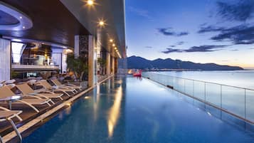 Outdoor pool, pool loungers