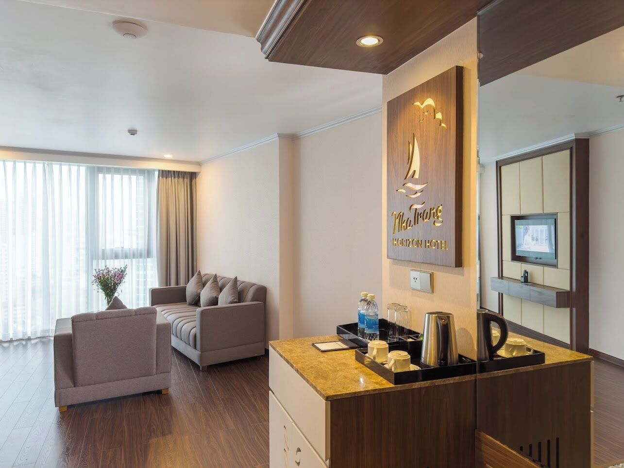 executive suite | minibar, in-room safe, soundproofing, iron/ironing board