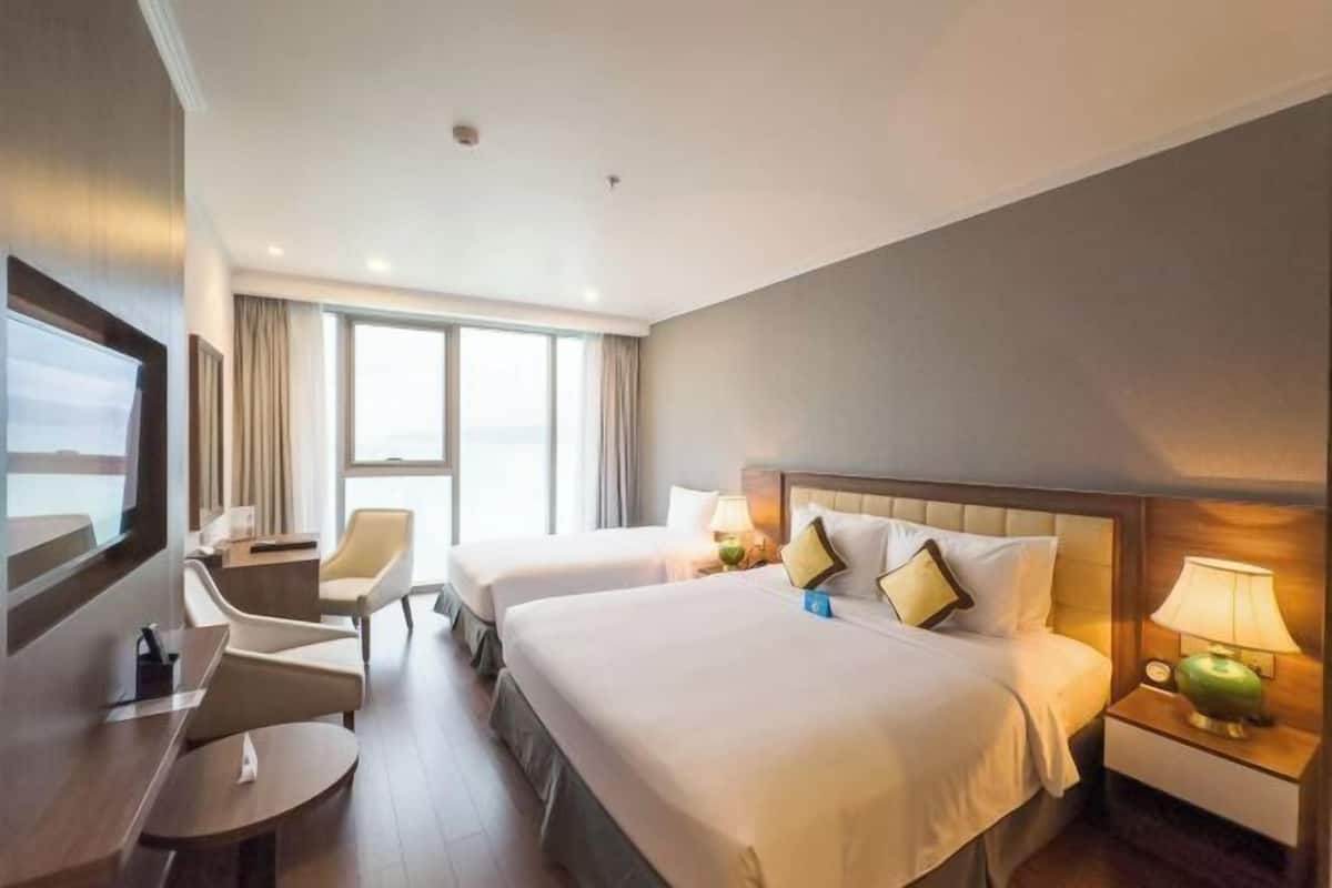 Minibar, in-room safe, soundproofing, iron/ironing board