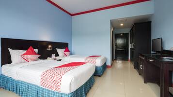 Deluxe Twin Room | Desk, free WiFi, bed sheets
