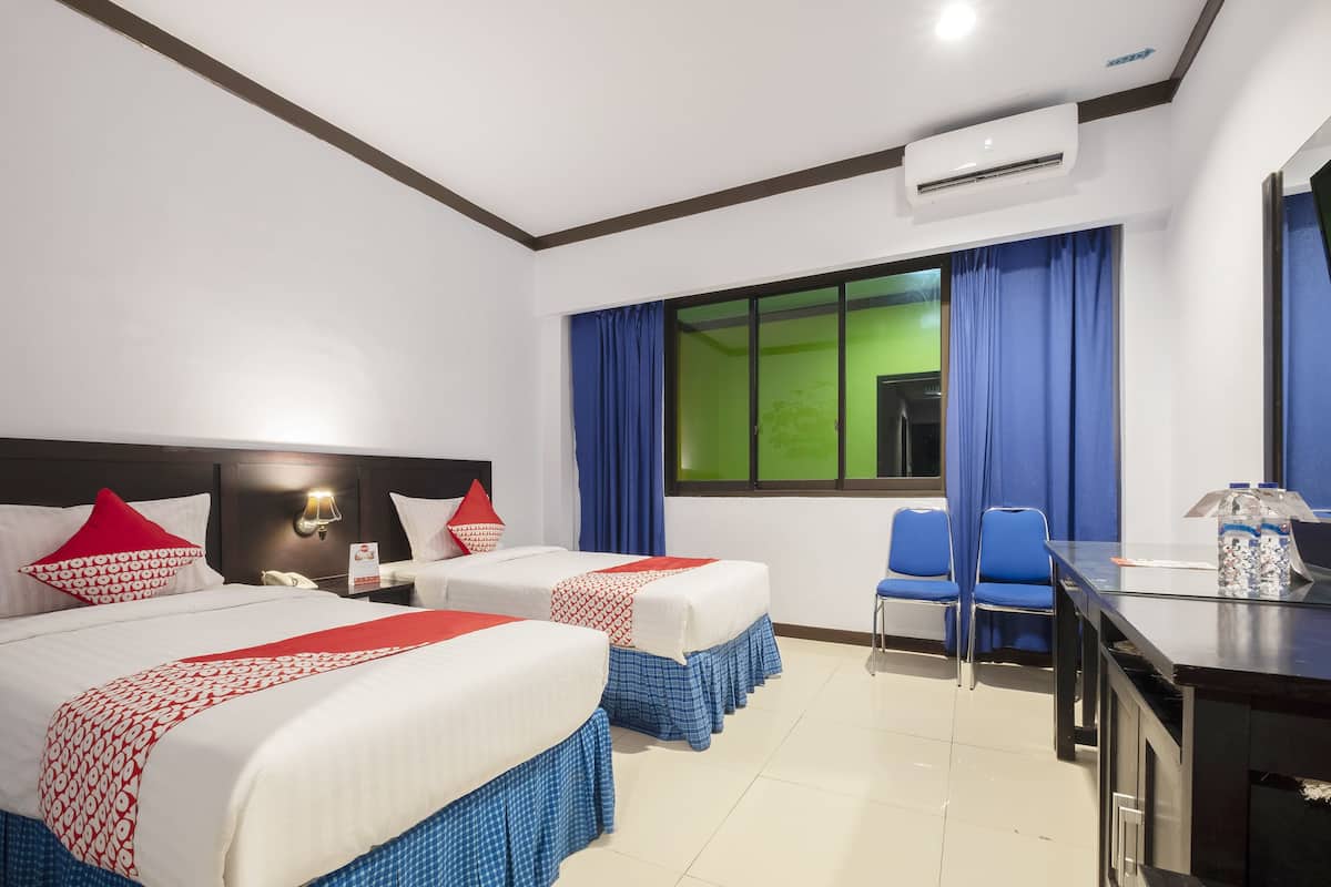 Standard Twin Room | Desk, free WiFi, bed sheets