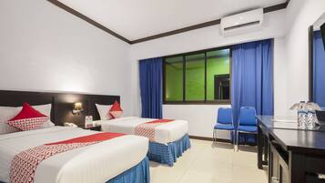 Standard Twin Room | Desk, free WiFi, bed sheets