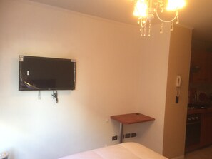 1 habitación, tabla de planchar con plancha y wifi 