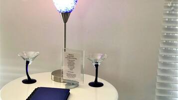 1 chambre, fer et planche Ă repasser, Wi-Fi gratuit, draps fournis