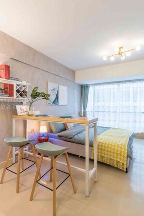 Departamento | Escritorio, cortinas blackout, wifi gratis y ropa de cama