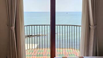 Deluxe Double Room, Sea View | Terrace/patio