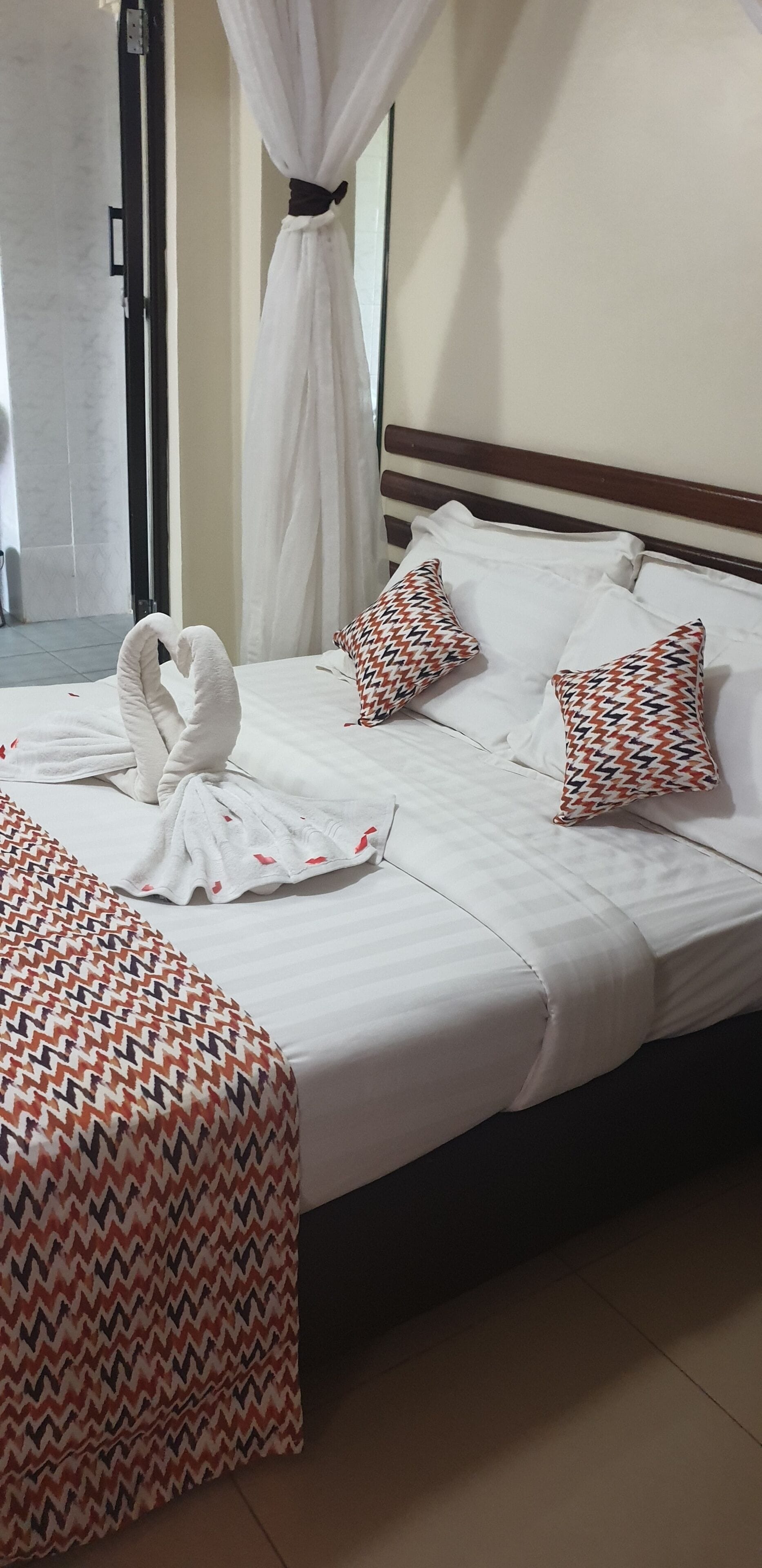Standard Double Room | Premium bedding, down comforters, desk, laptop workspace