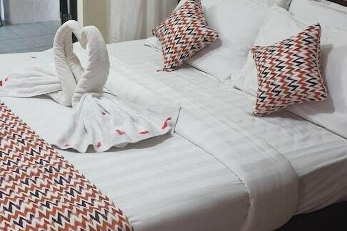 Literie de qualité, couette en duvet, bureau