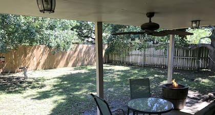 Wonderful, Spacious, Upscale Game Day home just 5 miles from Kyle Field!