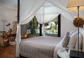 In-room safe, desk, blackout curtains, iron/ironing board - Abaca Villas (Seminyak)
