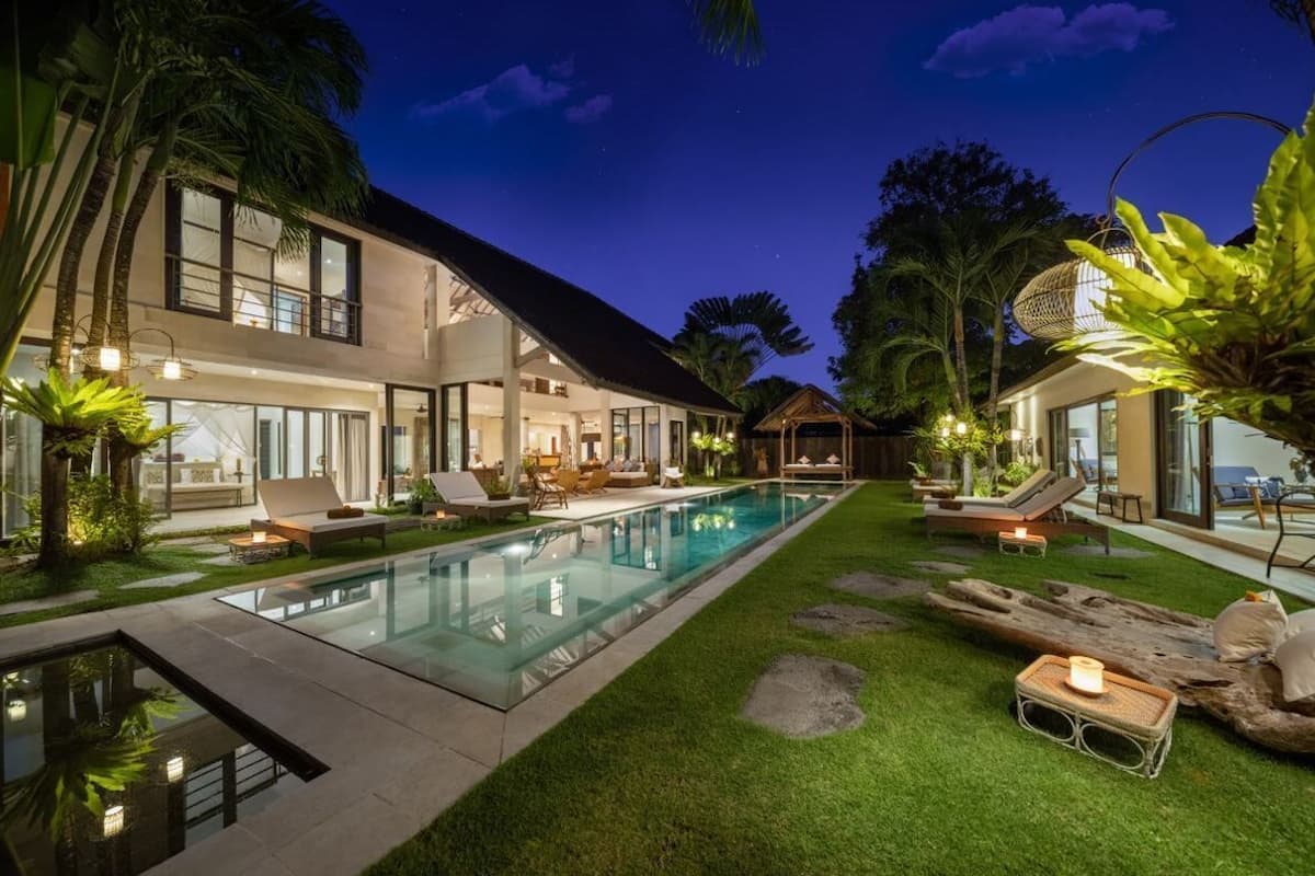 4 piscines extérieures