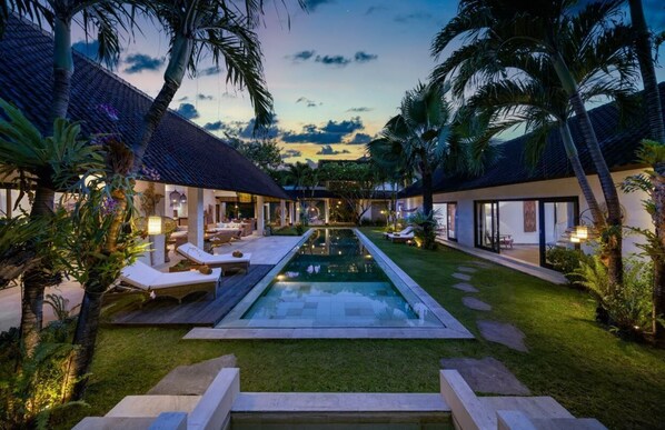 Villa, 5 chambres, piscine privée (Nyoman) | Aire de jeux - extérieure