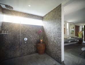 Bathroom - Abaca Villas (Seminyak)