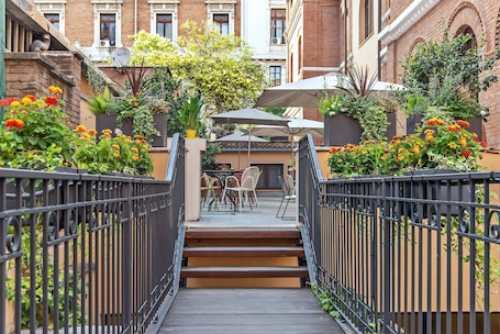 Scalinata. Albergo Etico Roma