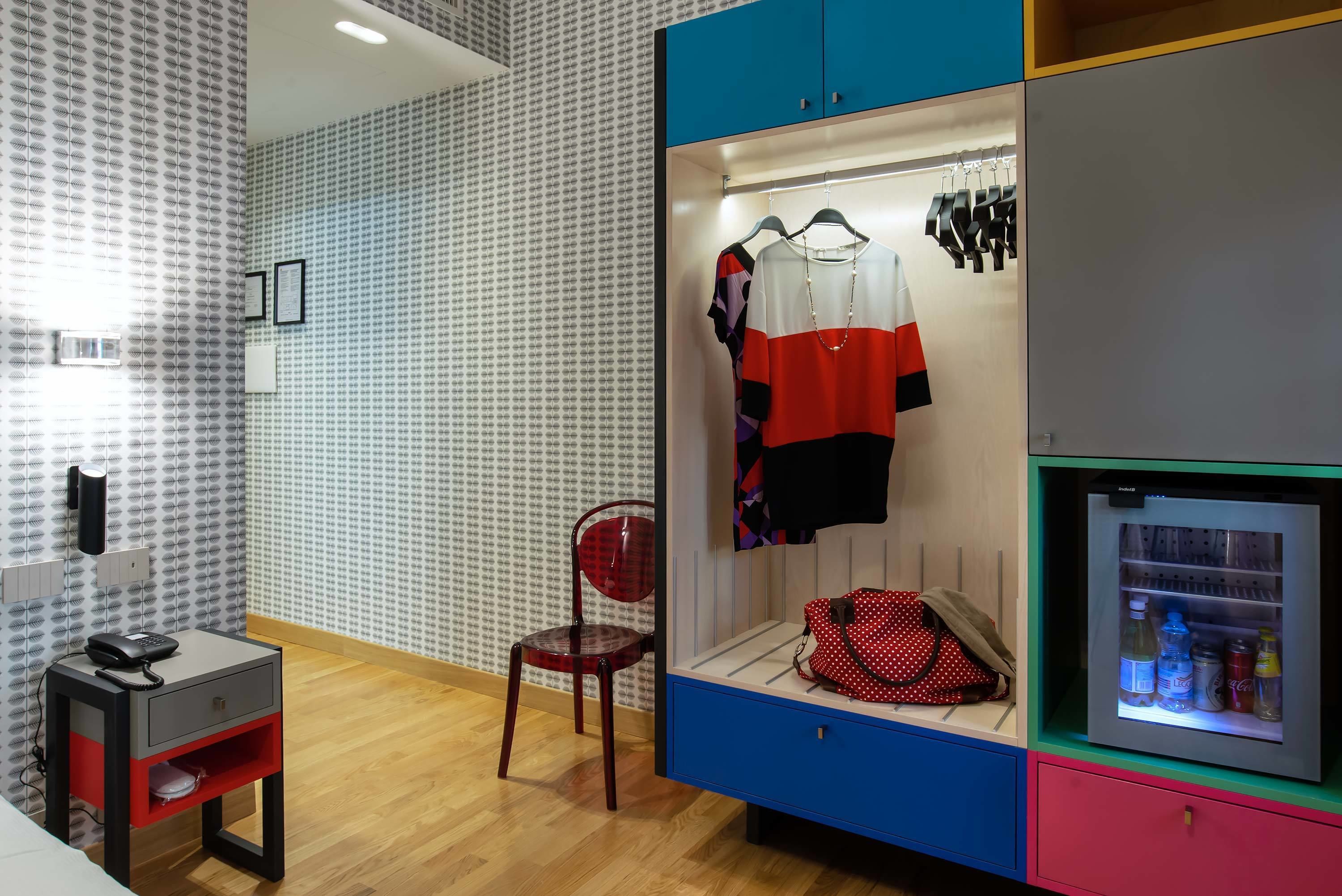 classic double room | living area | flat-screen tv