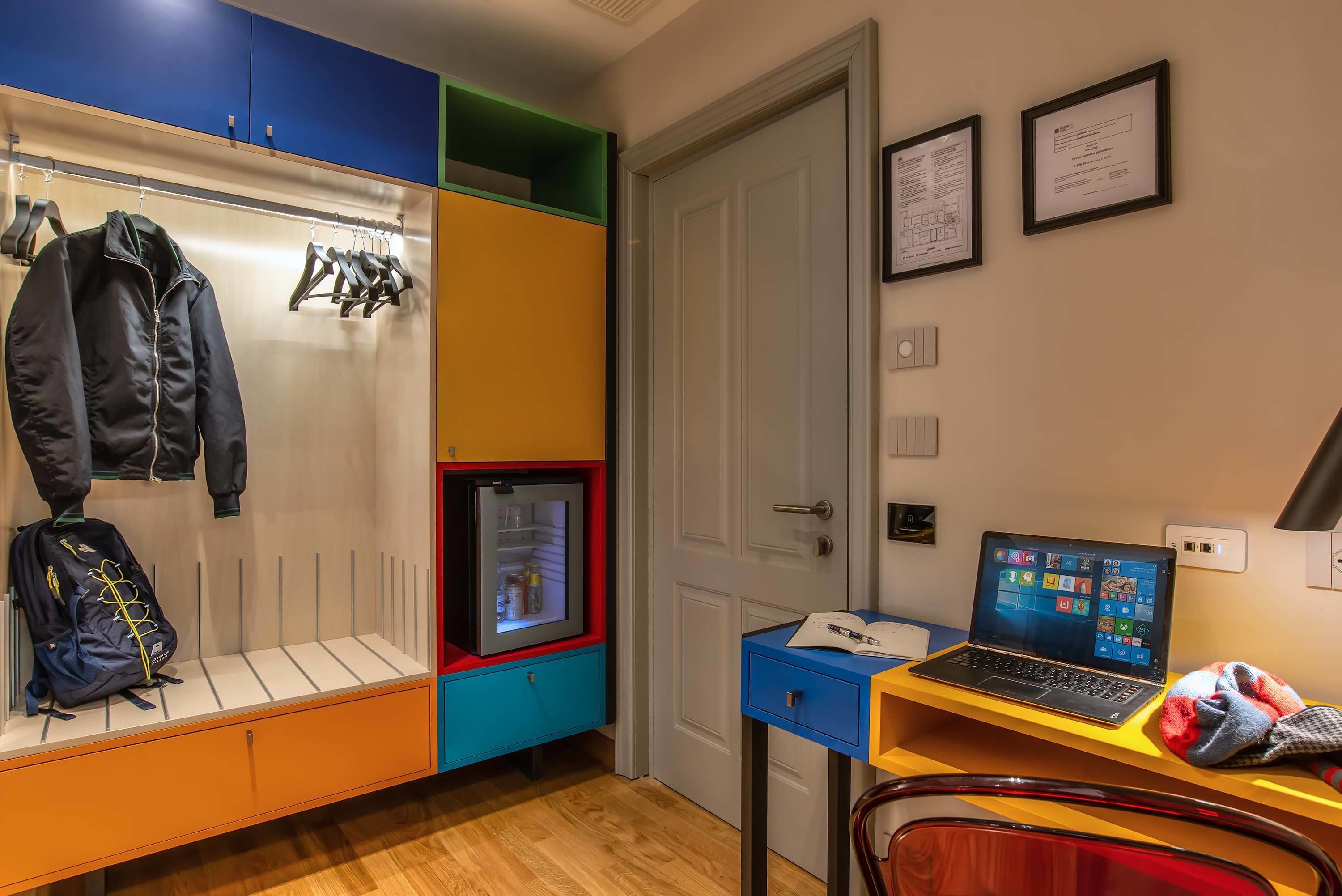 double room single use | minibar, in-room safe, desk, cots/infant beds