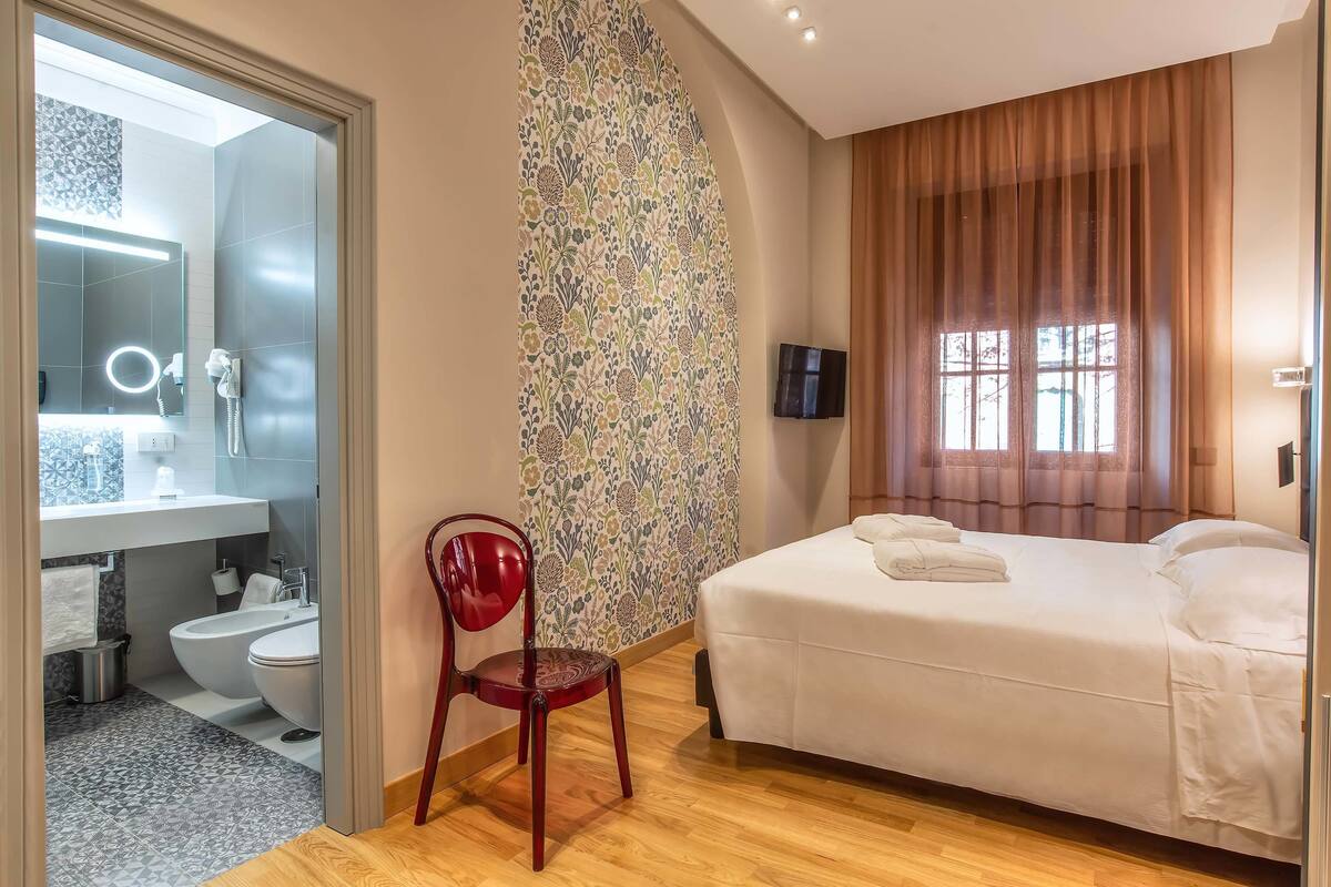 Double Room Single Use | Minibar, in-room safe, desk, cribs (surcharge)