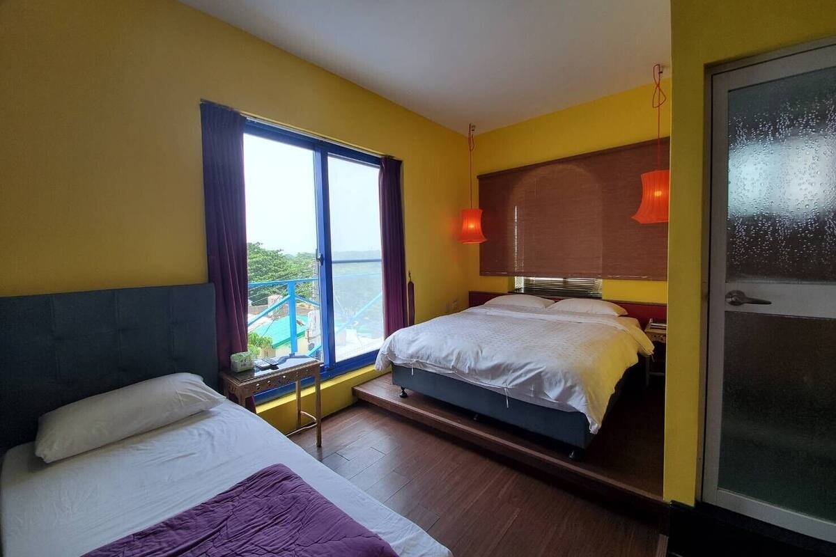 Habitación triple clásica | Edredones de plumas, cortinas opacas, sistema de insonorización