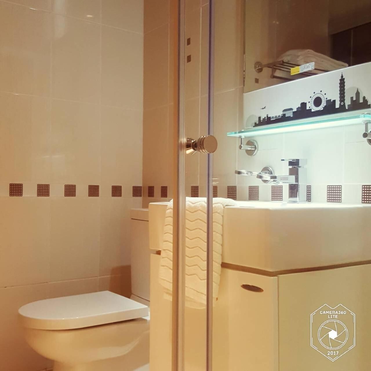 shower, free toiletries, hair dryer, slippers