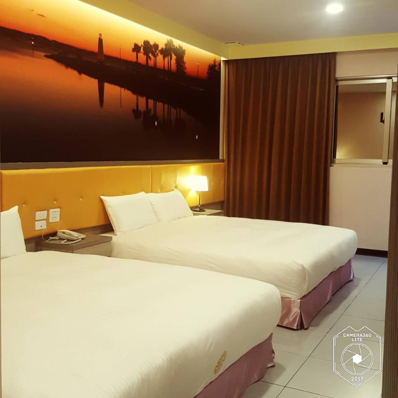 desk, soundproofing, free wifi, bed sheets