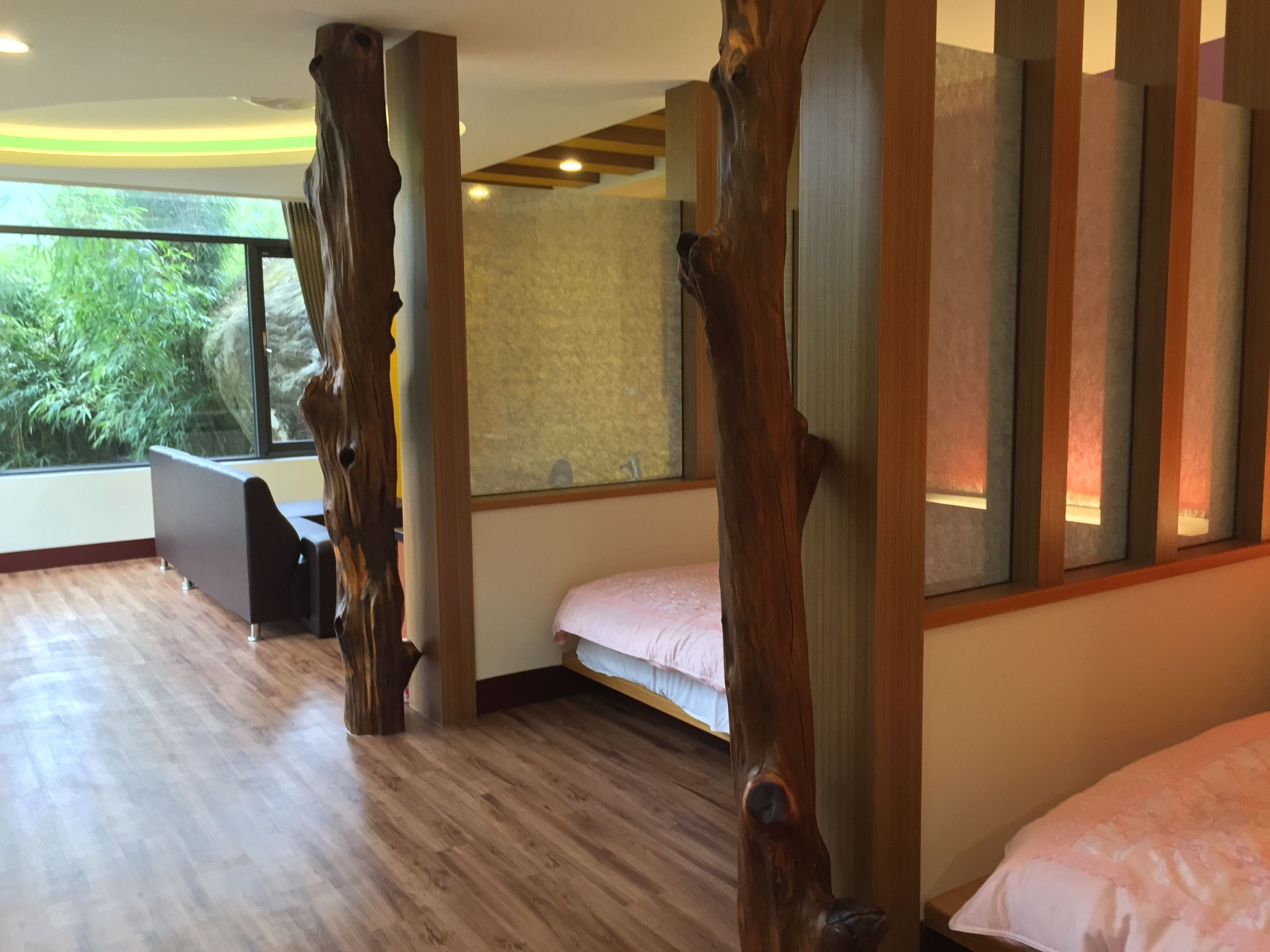 Grand Suite, 2 Queen Beds, Non Smoking, Garden View | Desk, blackout curtains, free WiFi, bed sheets