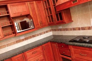Apartment | Private kitchen | Fridge, microwave, oven, stovetop - Roma Gardens (Lusaka)