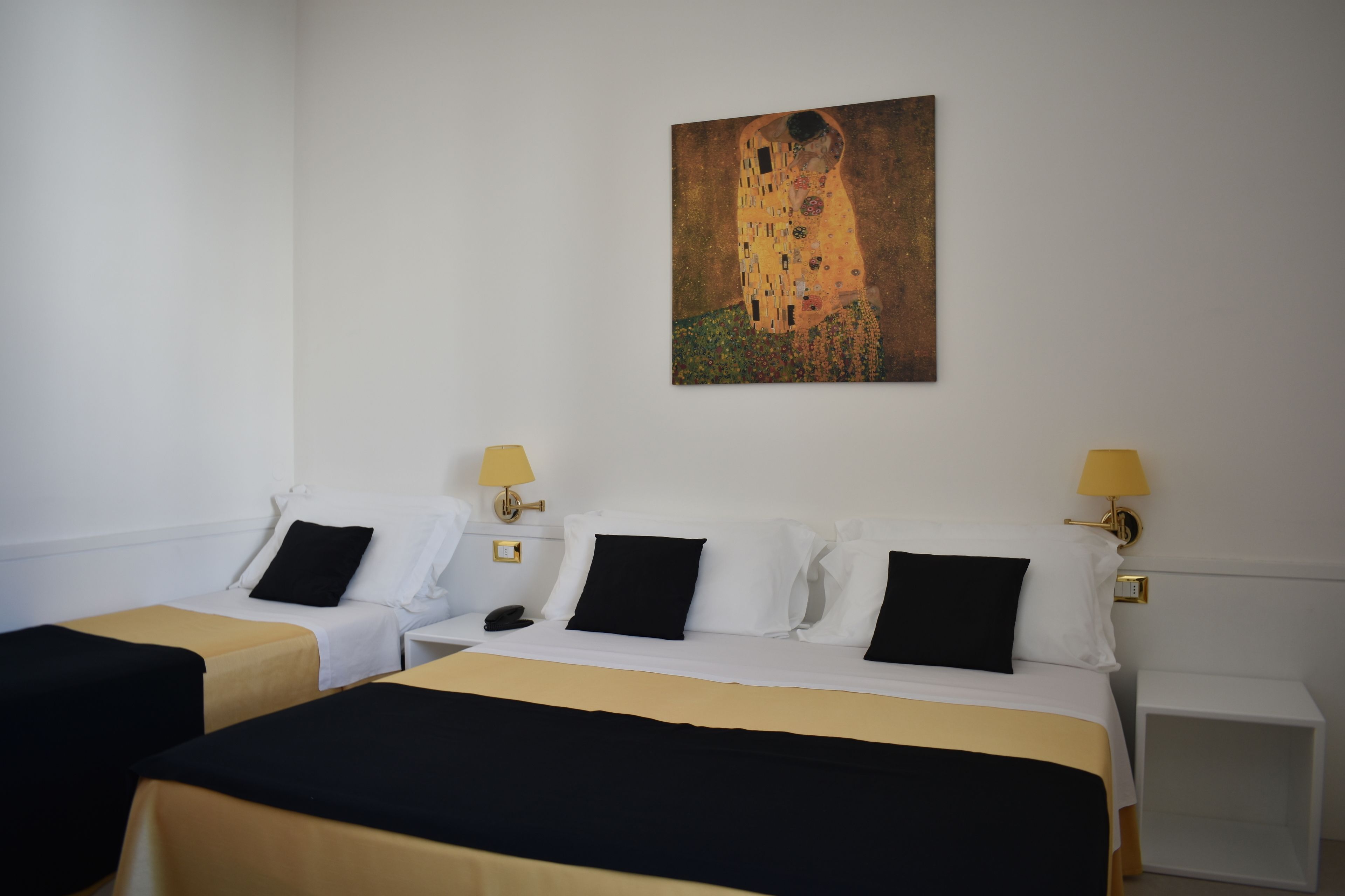 standard double room | minibar, in-room safe, soundproofing, free wifi