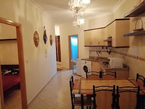 Departamento, vista parcial al océano | Servicio a la habitación