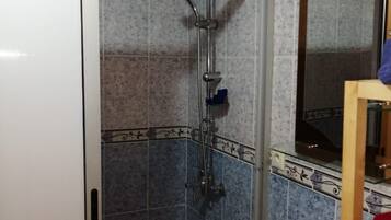 Pancuran Bilik Mandi