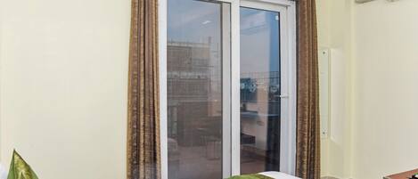 Deluxe Room, City View | Iron/ironing board, rollaway beds, free WiFi, bed sheets