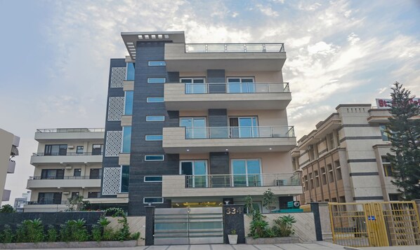 Front of property - Treebo Trip Vikrant's Residency (Gurugram)