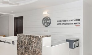 Reception - Treebo Trip Vikrant's Residency (Gurugram)