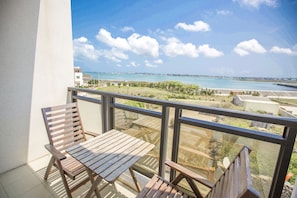 Beach/ocean view - The Laid-back Dragon Lodge (Magong)