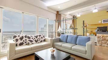 Área de estar no saguão