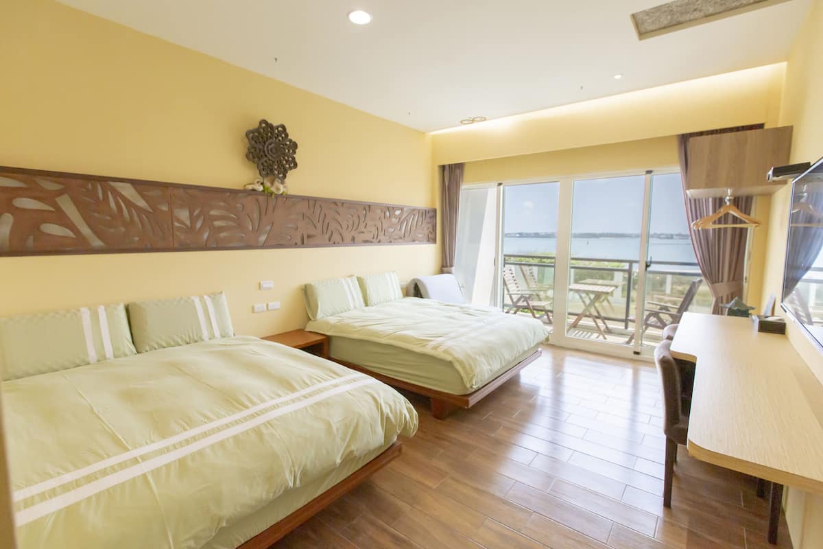 Comfort Quadruple Room, 2 Double Beds, Non Smoking | Desk, blackout drapes, soundproofing, rollaway beds