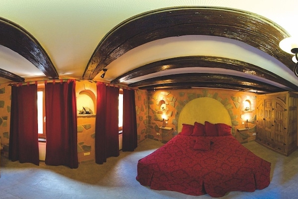 Tweepersoonskamer (Medieval) | Luxe beddengoed, gratis wifi, beddengoed