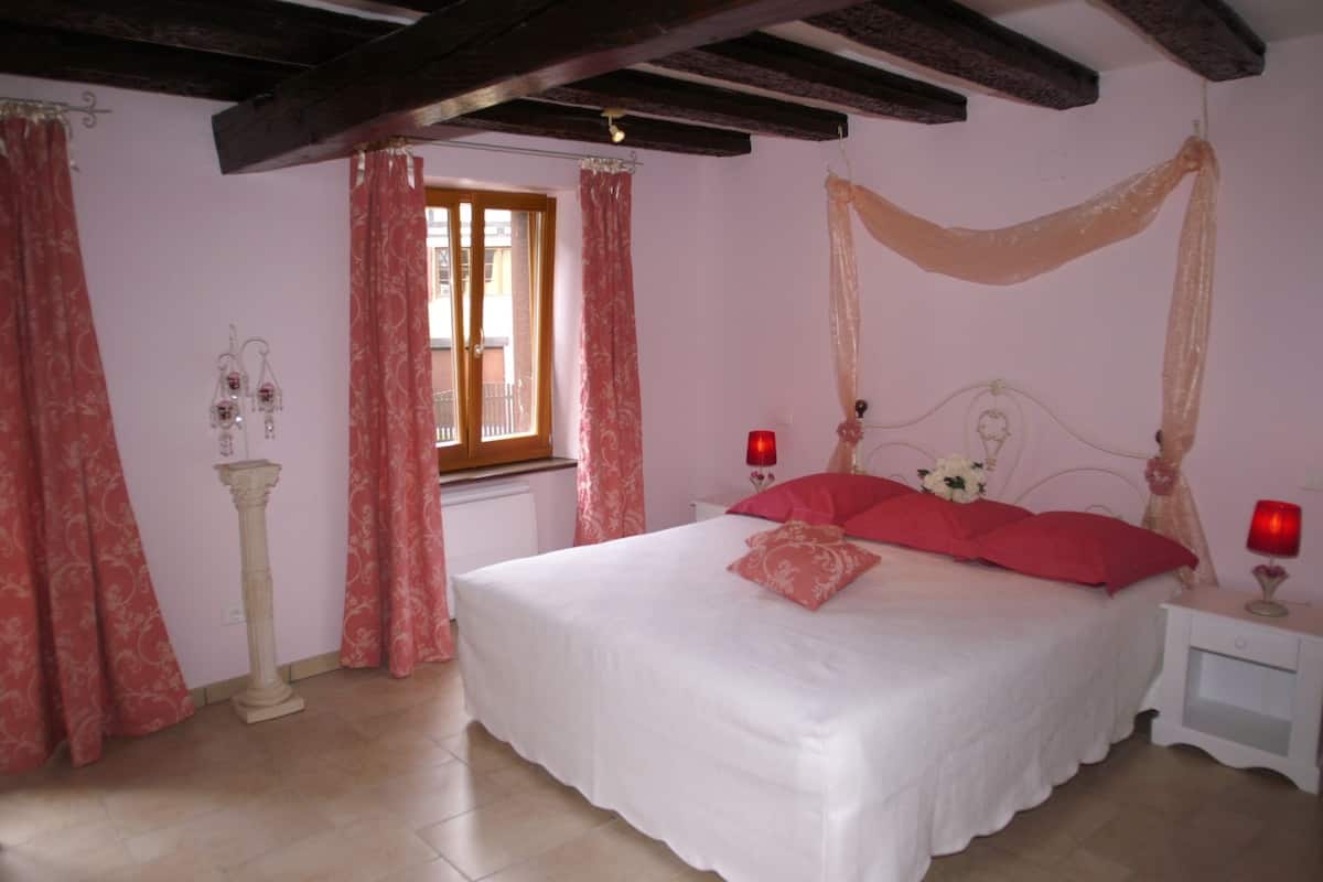 Habitación doble (Romantique) | Ropa de cama de alta calidad, wifi gratis, ropa de cama