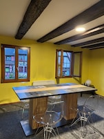 Comfort Studio | Premium bedding, free WiFi, bed sheets