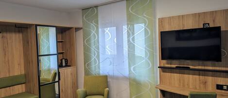 Double Room | Iron/ironing board, free WiFi, bed sheets, wheelchair access