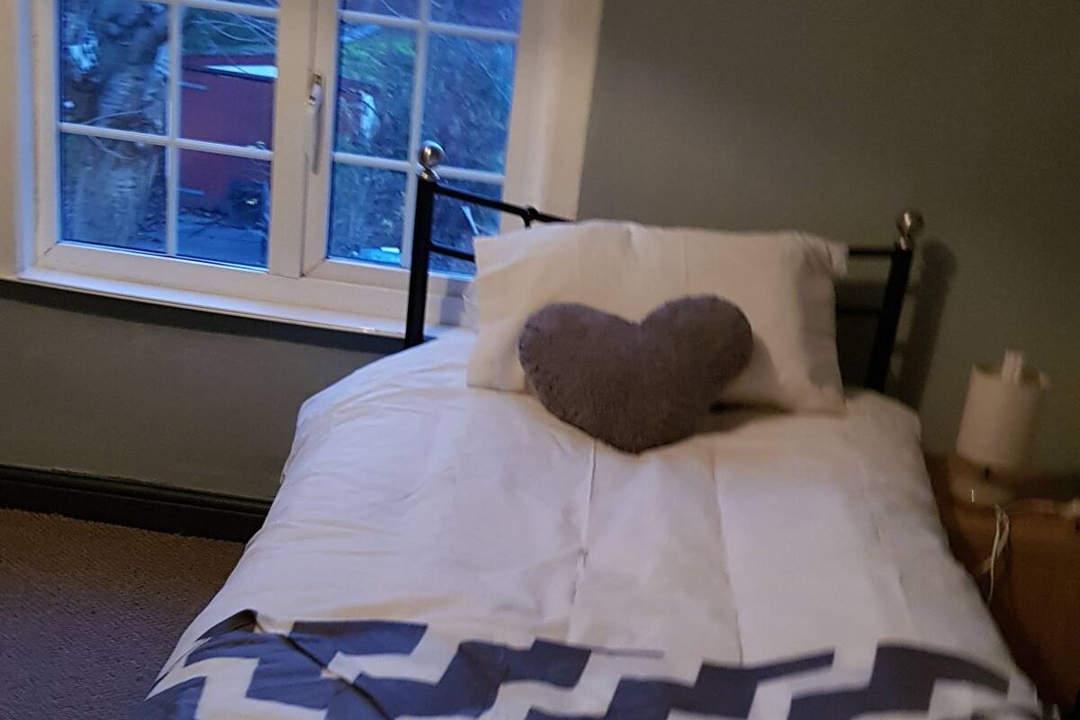 Cottage, Multiple Beds, Non Smoking | Iron/ironing board, free WiFi, bed sheets