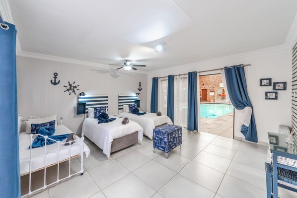 Room (15) - Oppiplot Guest House (Kempton Park)