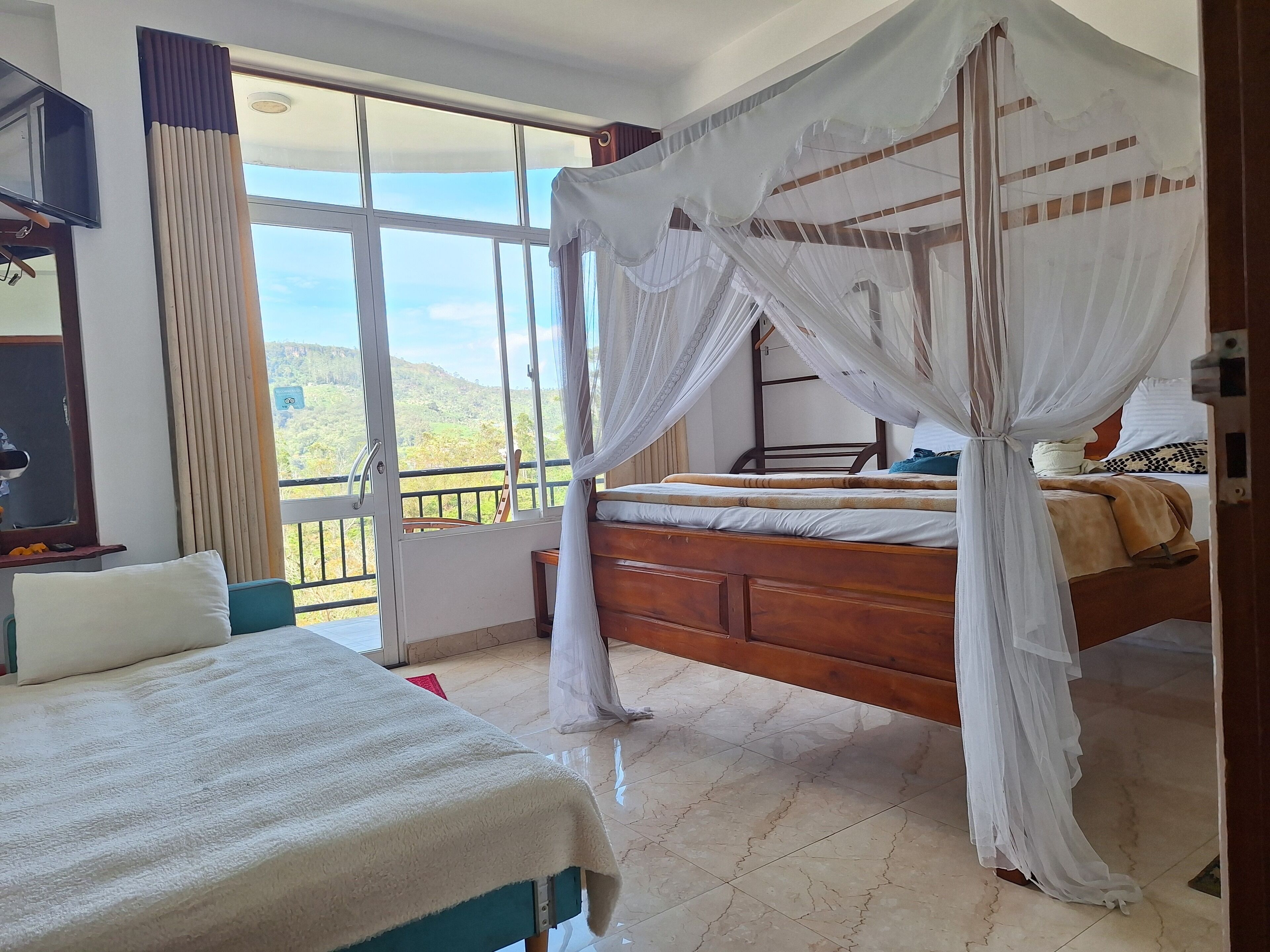 트리플룸, 발코니 | 메모리폼 침대, 객실 내 금고, 암막 커튼, 방음 설비