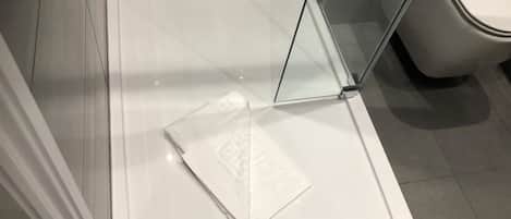 Shower, towels