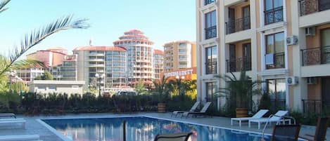 Seasonal outdoor pool