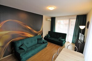 Family Studio | Iron/ironing board, WiFi, bed sheets - Menada Villa Astoria (Elenite)