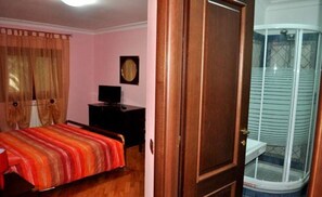 Double Room, Non Smoking (Pink)